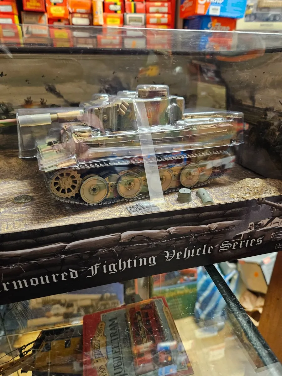 Corgi Waltersons German WW2 Tiger Tank 1.32 - Image 3
