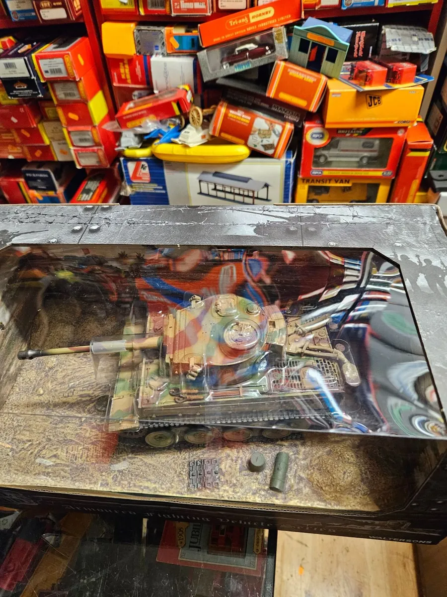 Corgi Waltersons German WW2 Tiger Tank 1.32 - Image 4