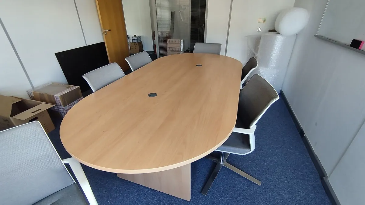 6 Person Meeting Table + Chairs – Excellent cond. - Image 2