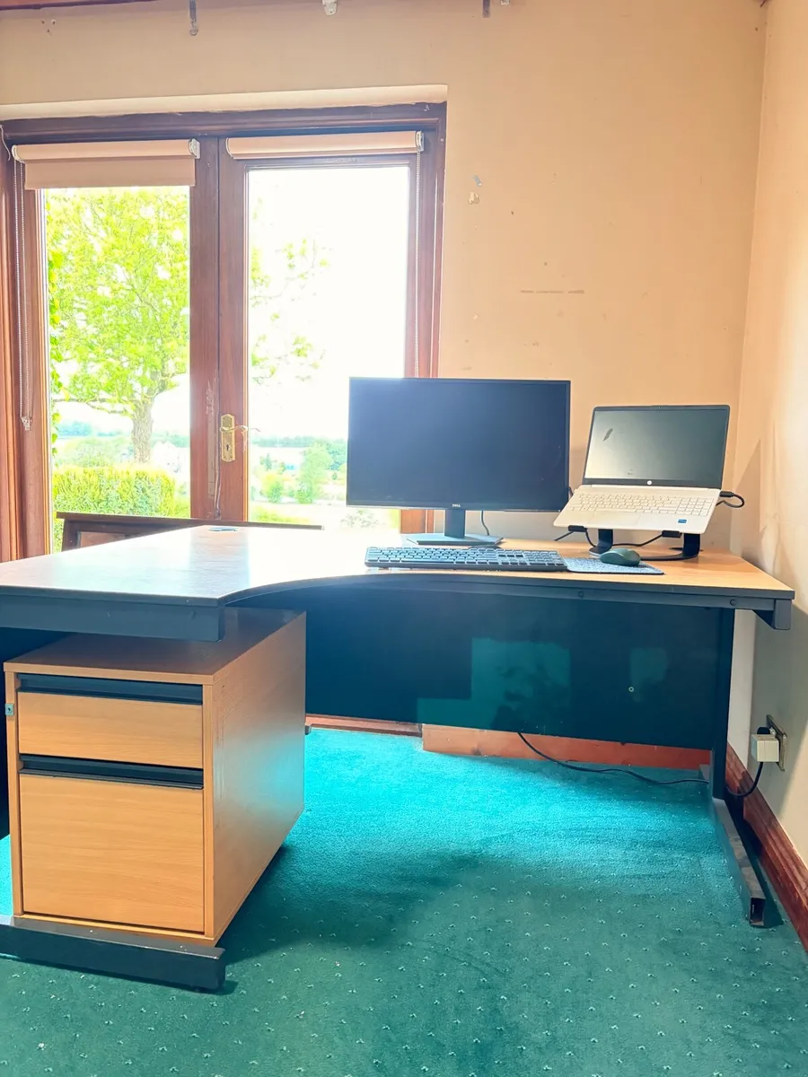 Office desk - Image 4