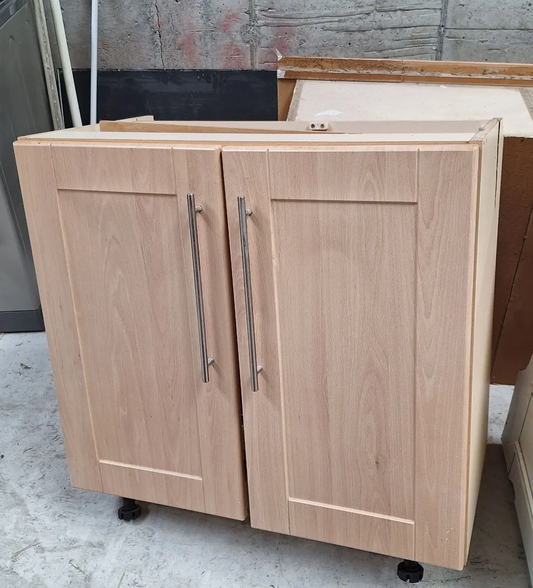 Kitchen units and Appliances - Image 1