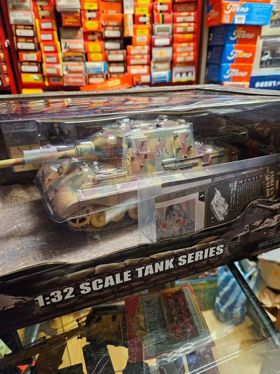 Corgi Forces of Valor German WW2 Jadgtiger - Image 4