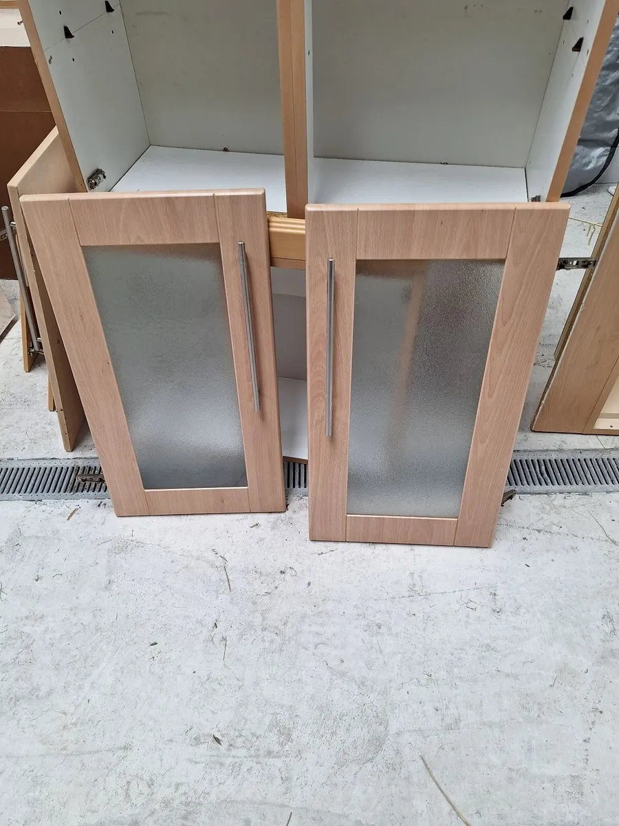Kitchen units and Appliances - Image 2