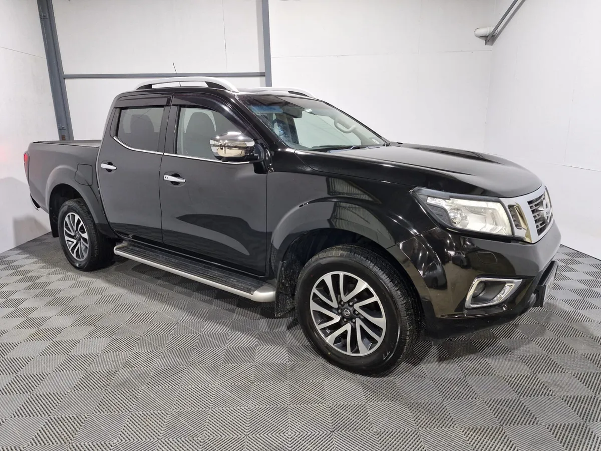 2018 Nissan Navara 2.3 Tekna Crew Cab Manual - Image 2