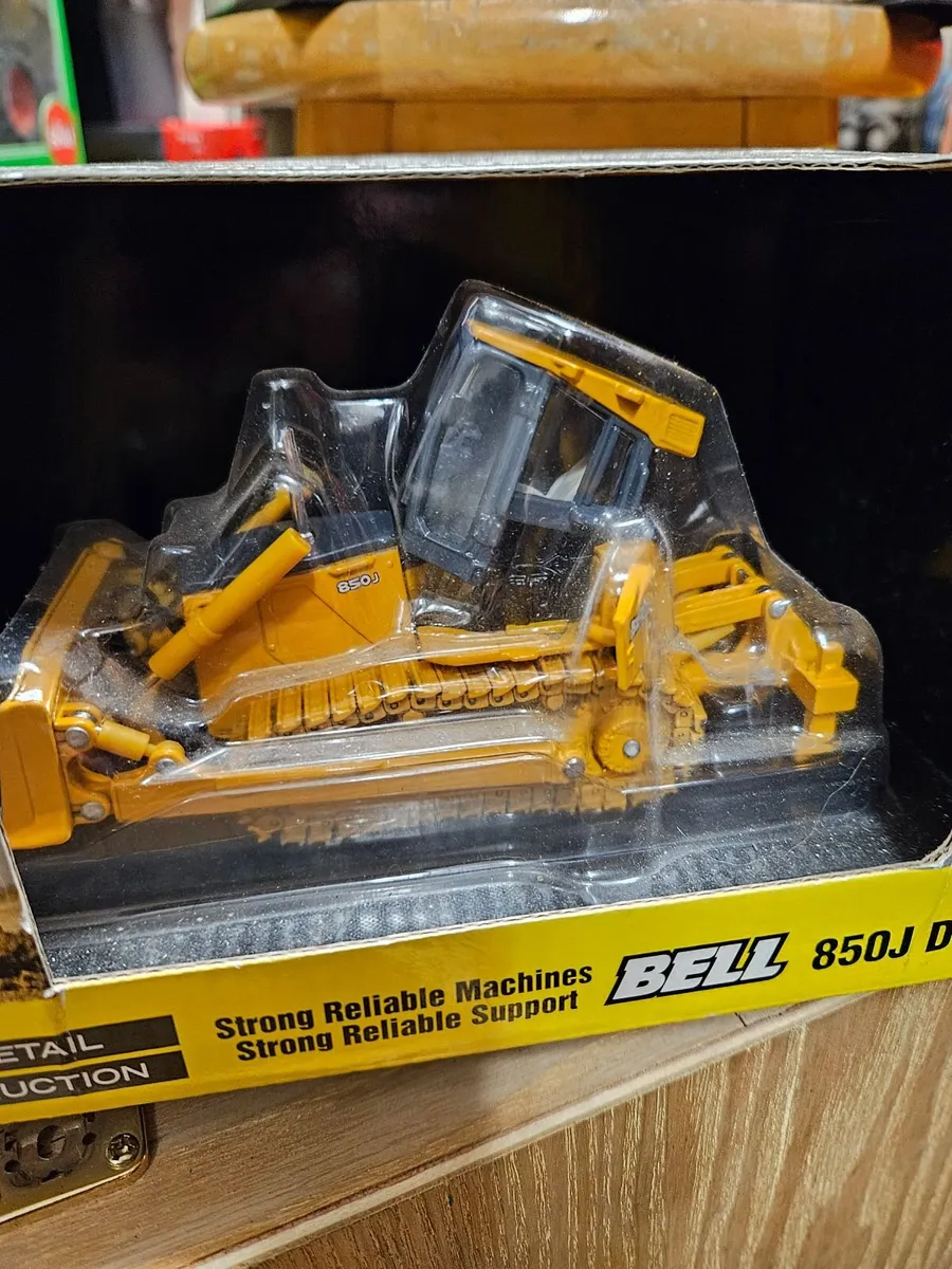 Corgi ERTL Bell Dozer 1.50 - Image 2