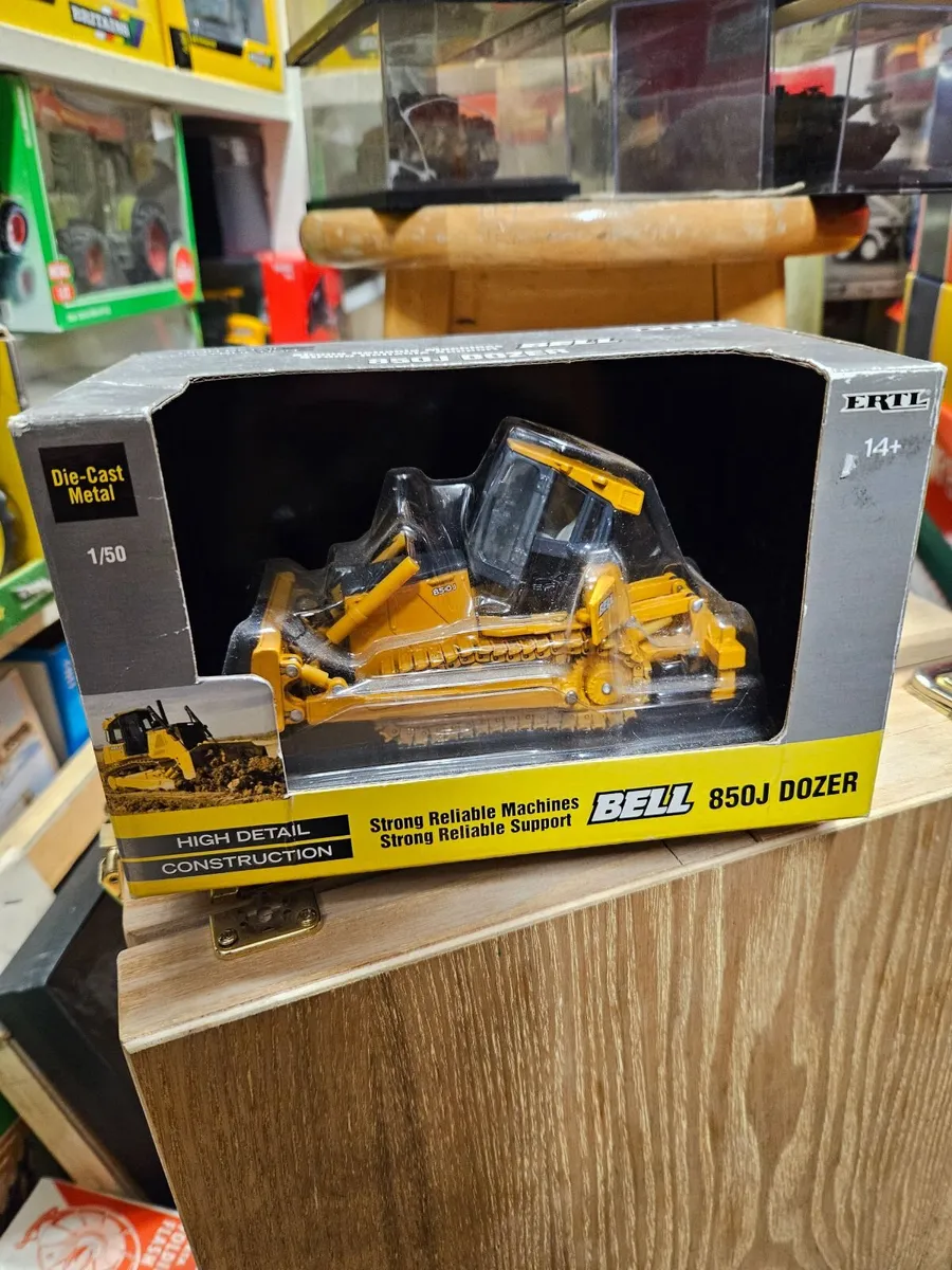 Corgi ERTL Bell Dozer 1.50 - Image 1