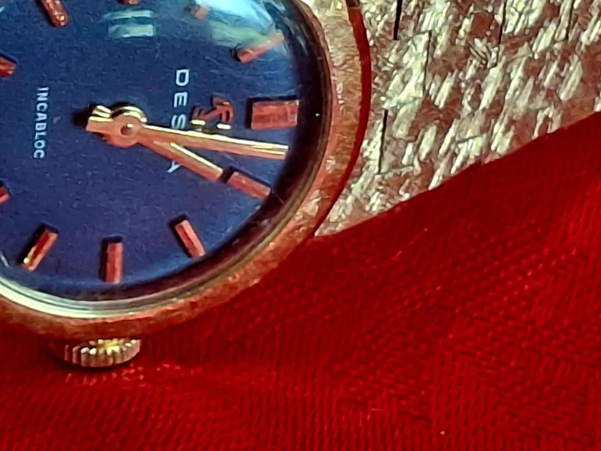 ​Ladies Vintage Desta Swiss Watch – Rare Navy Blue - Image 3