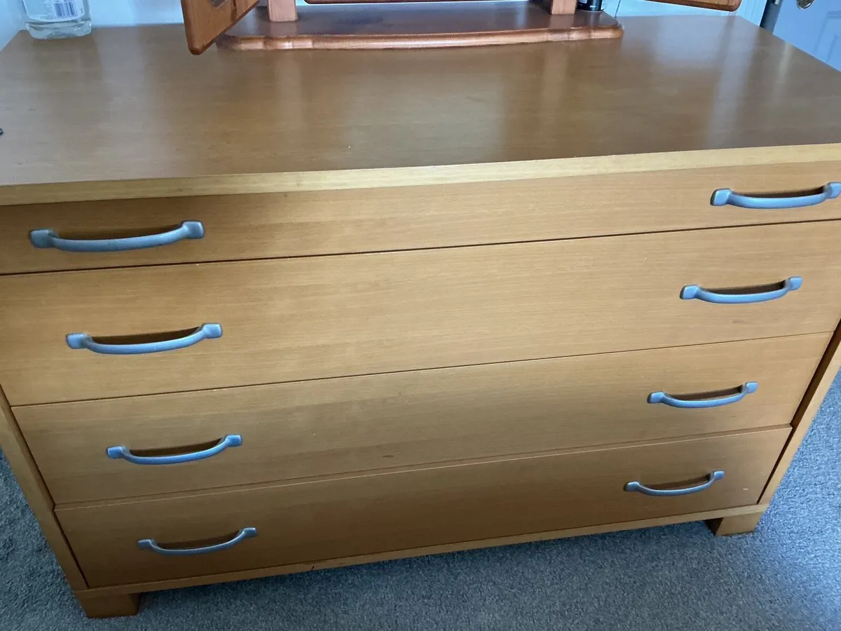 Chest of drawers - Image 1