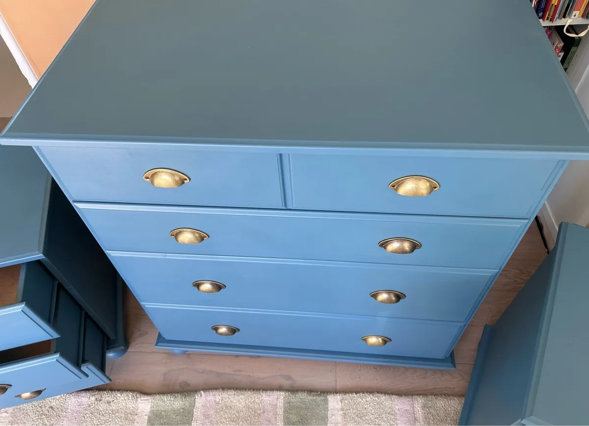 Large chest of drawers - Image 2