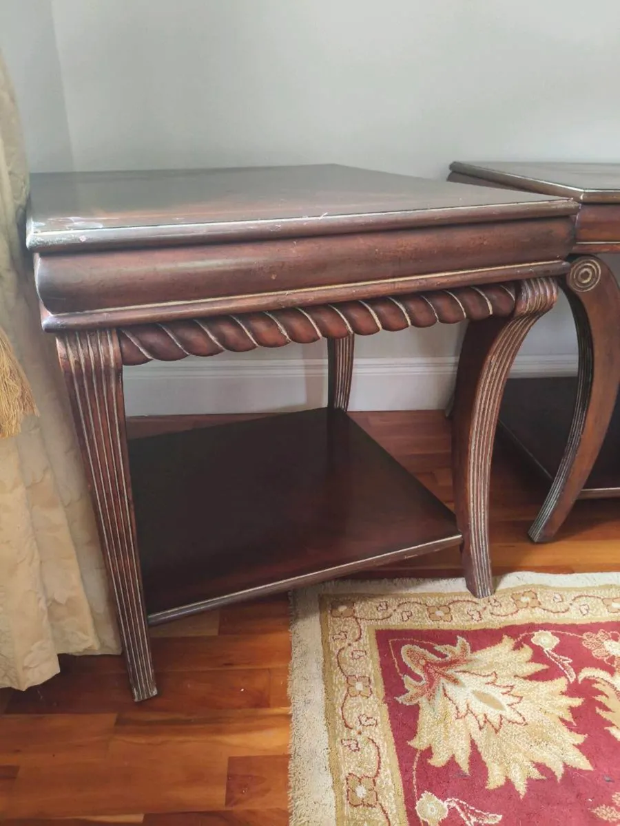 2 beautiful large side tables,130 for 2 - Image 3