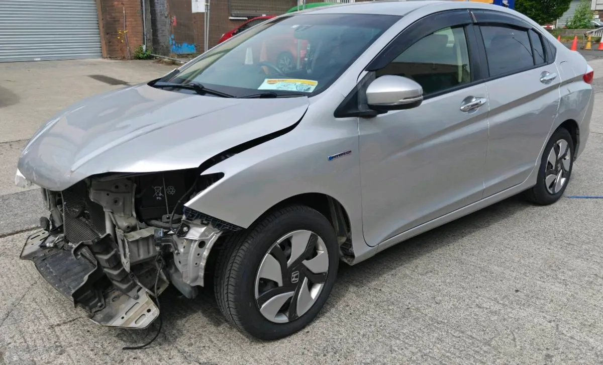 Honda Grace Hybrid for breaking - Image 1
