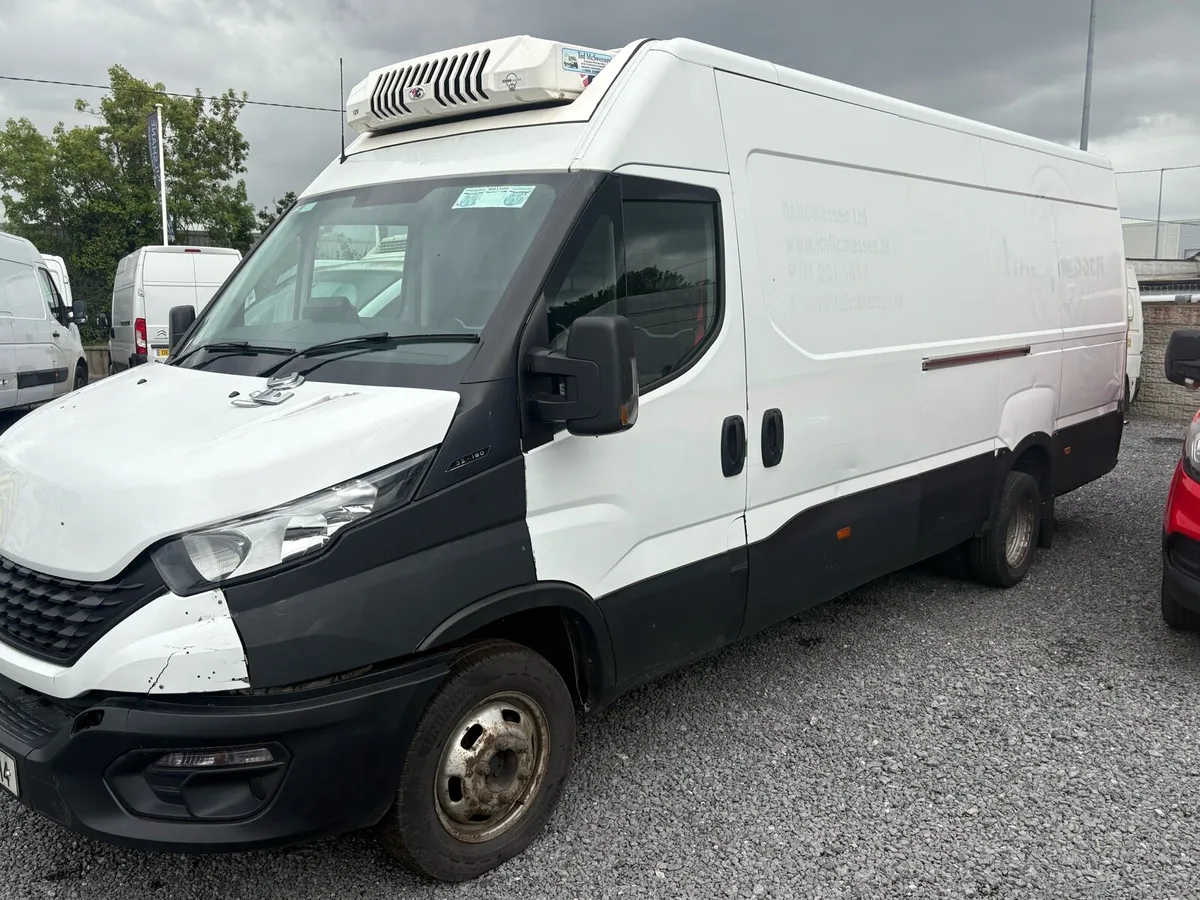 2020 iveco daily twin wheel 1 owner from new - Image 4