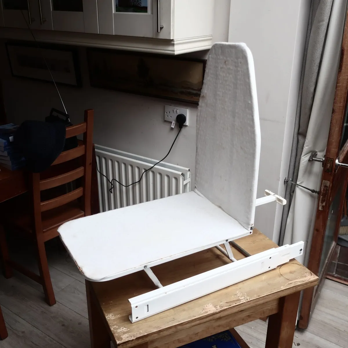 pull-out retractab;e ironing board - Image 3