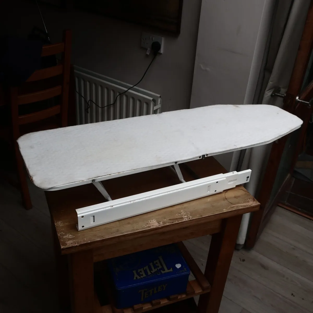 pull-out retractab;e ironing board - Image 2