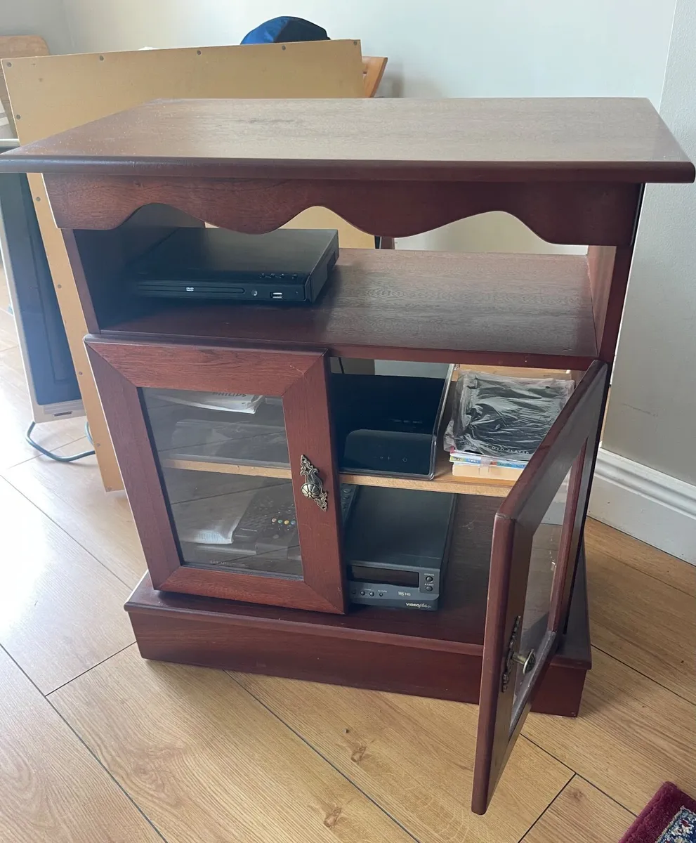 TV stand - Image 2