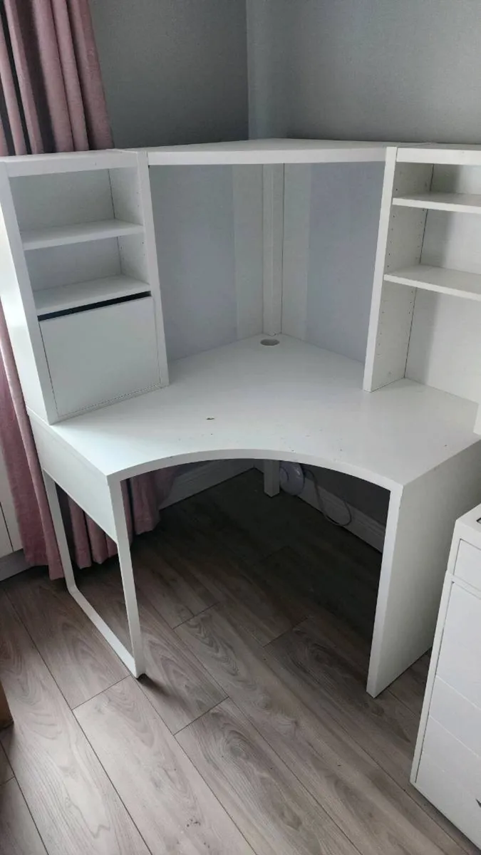 Corner Desk