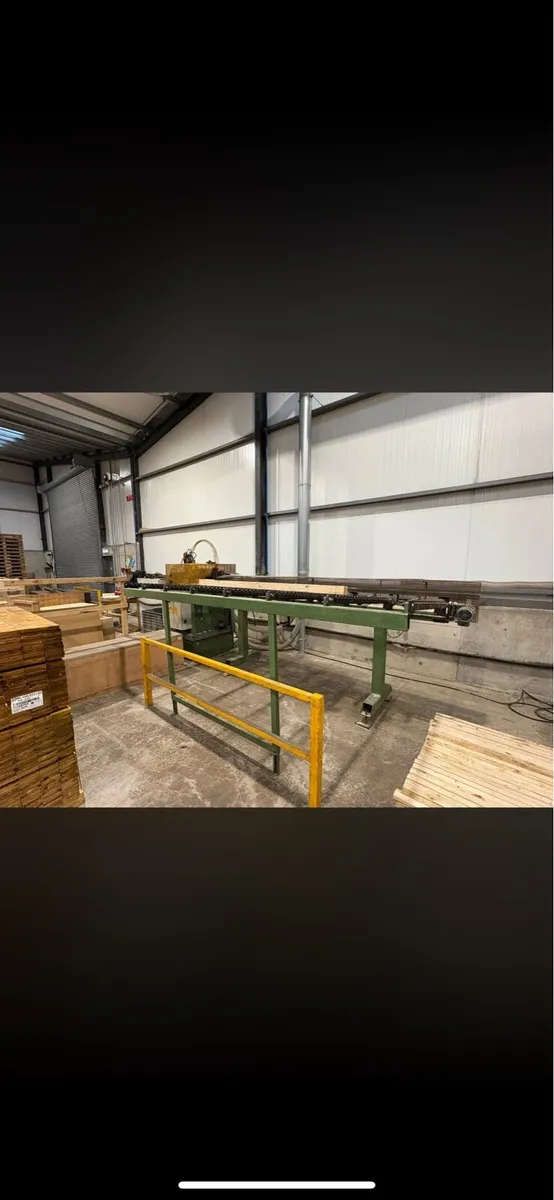 Automatic blockwood crosscut. - Image 1
