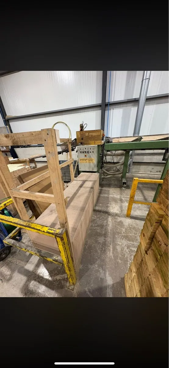 Automatic blockwood crosscut. - Image 3