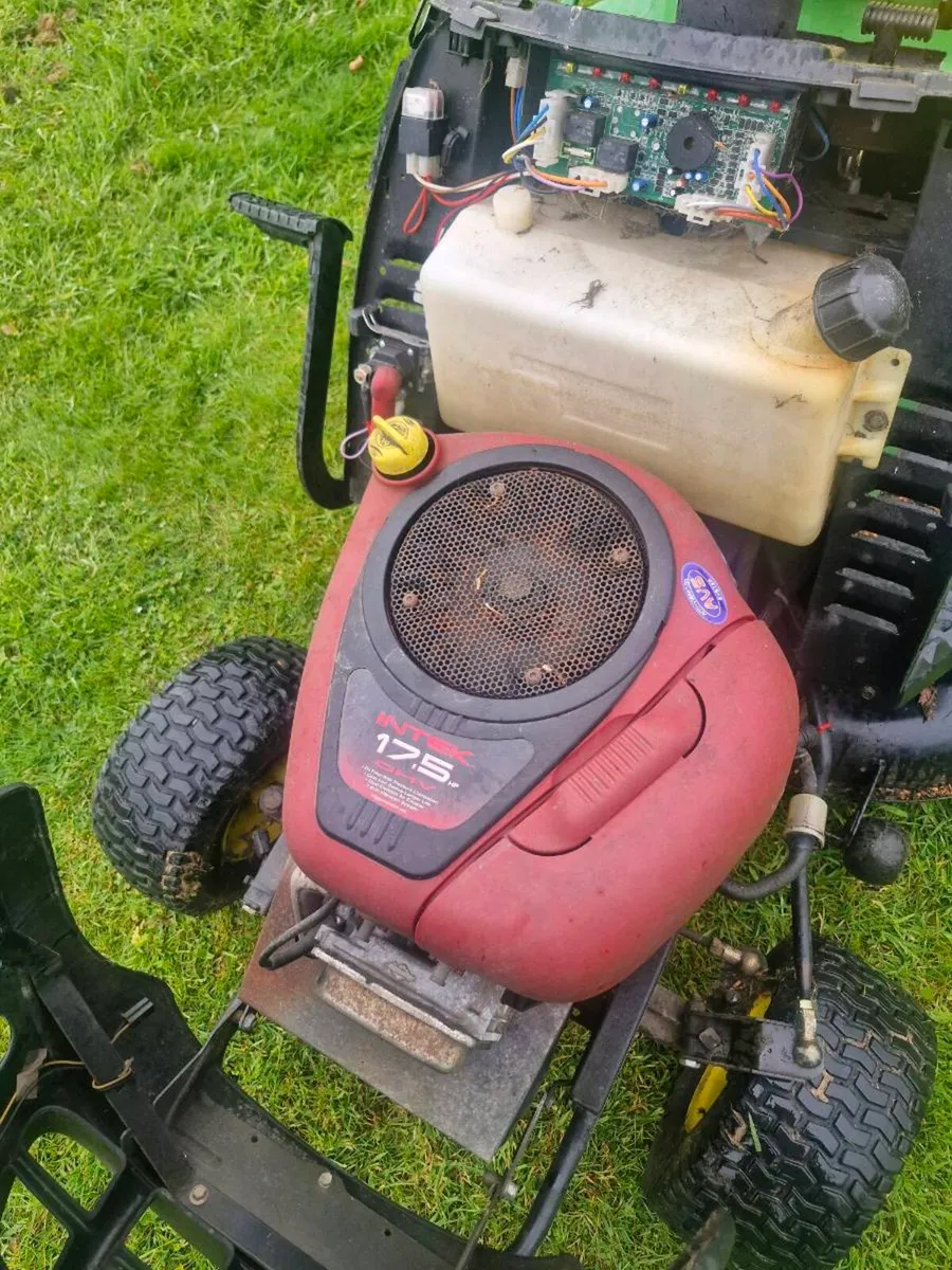 John Deere Lr175 ride on mower Delivery available - Image 2