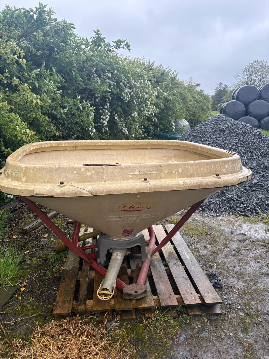 Fertlizer spreader - Image 3