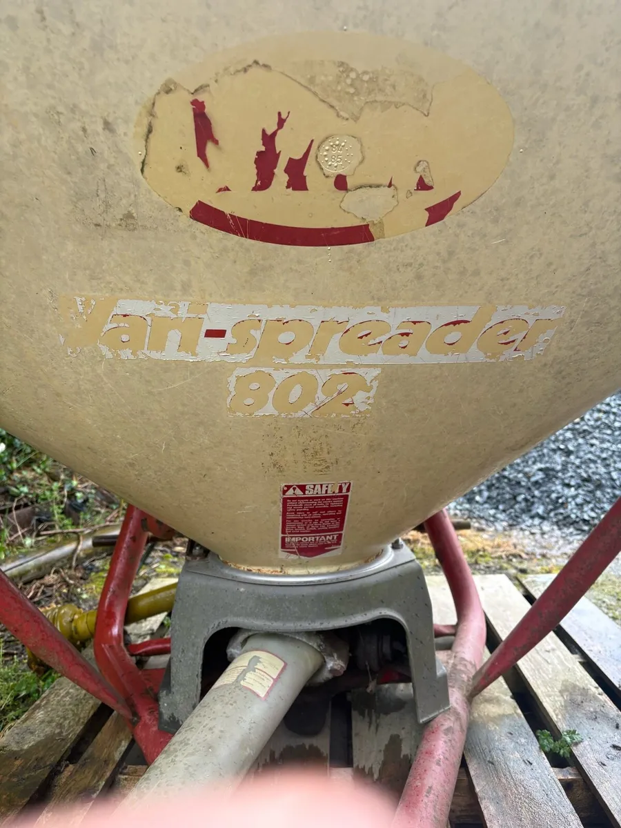 Fertlizer spreader - Image 4