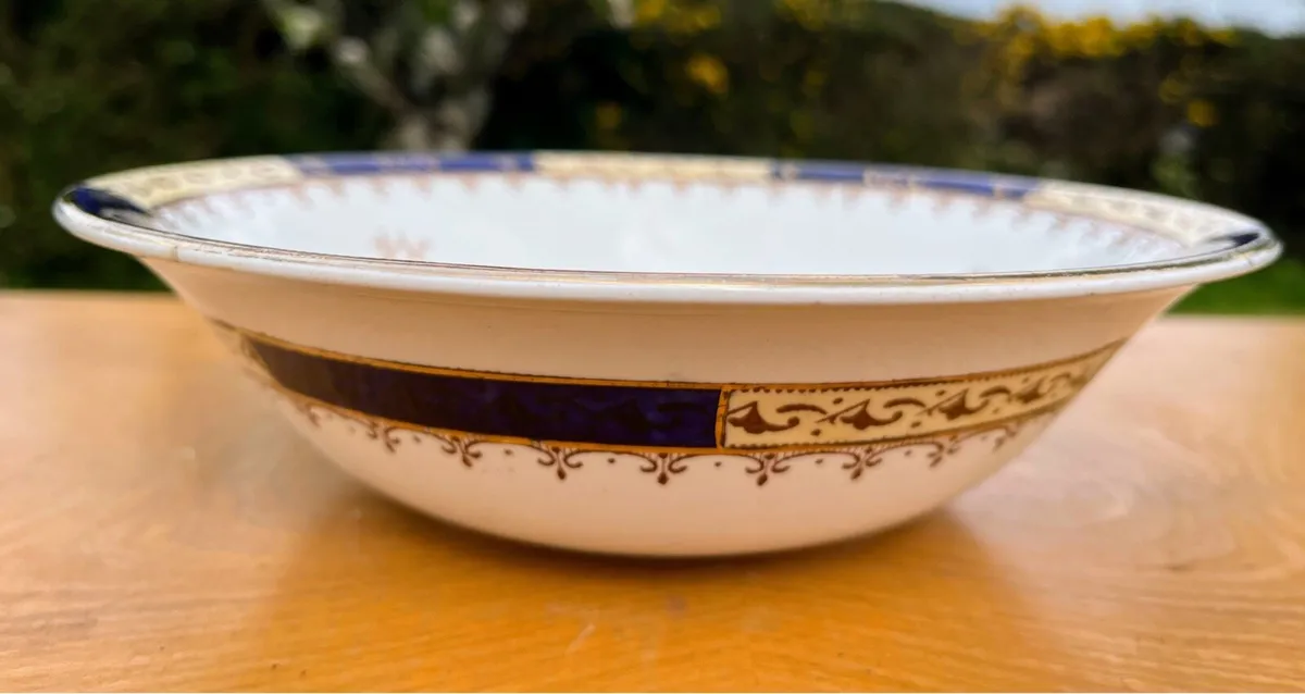 Antique large serving bowl - Image 2