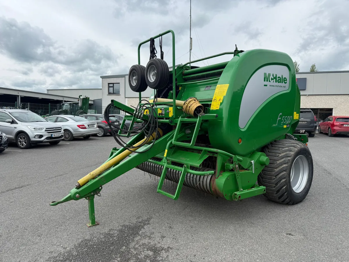 2012 McHale F5500 Round Baler - Image 2