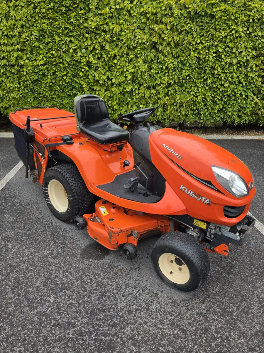 Kubota GR2120 - Image 1