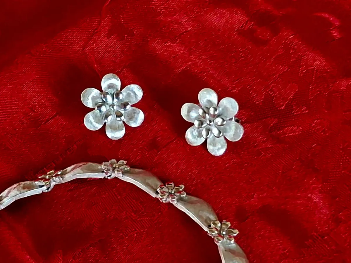 Vintage Signed Trifari Matching Set  ... - Image 2