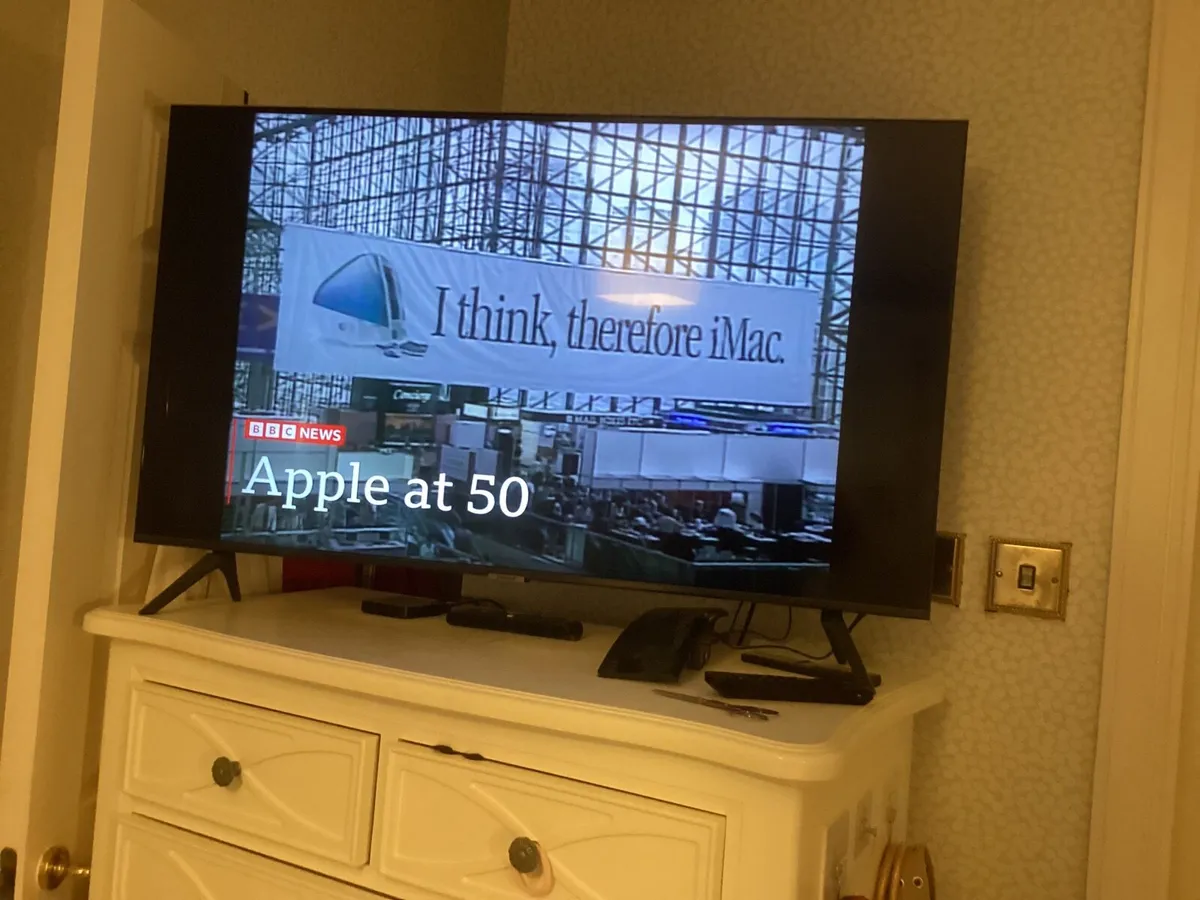 Samsung colour TV - Image 1