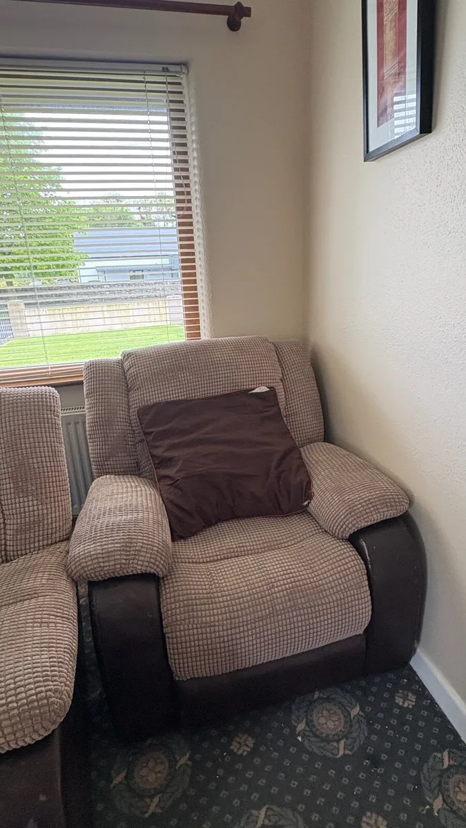 Couch Set - Image 3