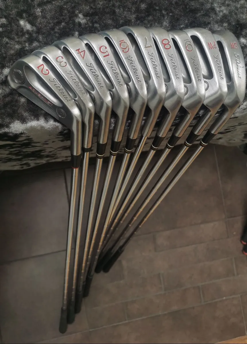 Titleist Acushnet Irons 2-PW - Image 4