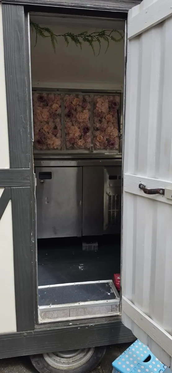 Food truck - Image 2