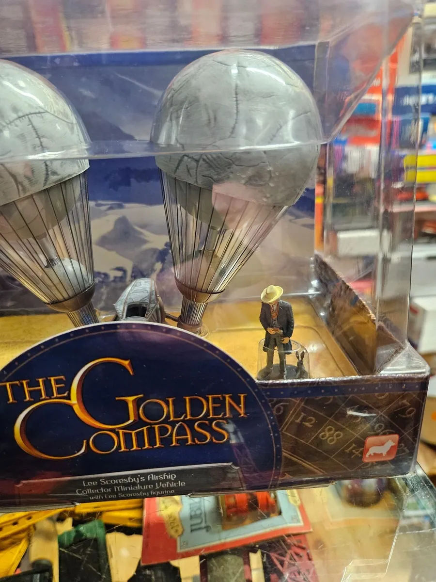 Corgi Golden Compass Airship - Image 3