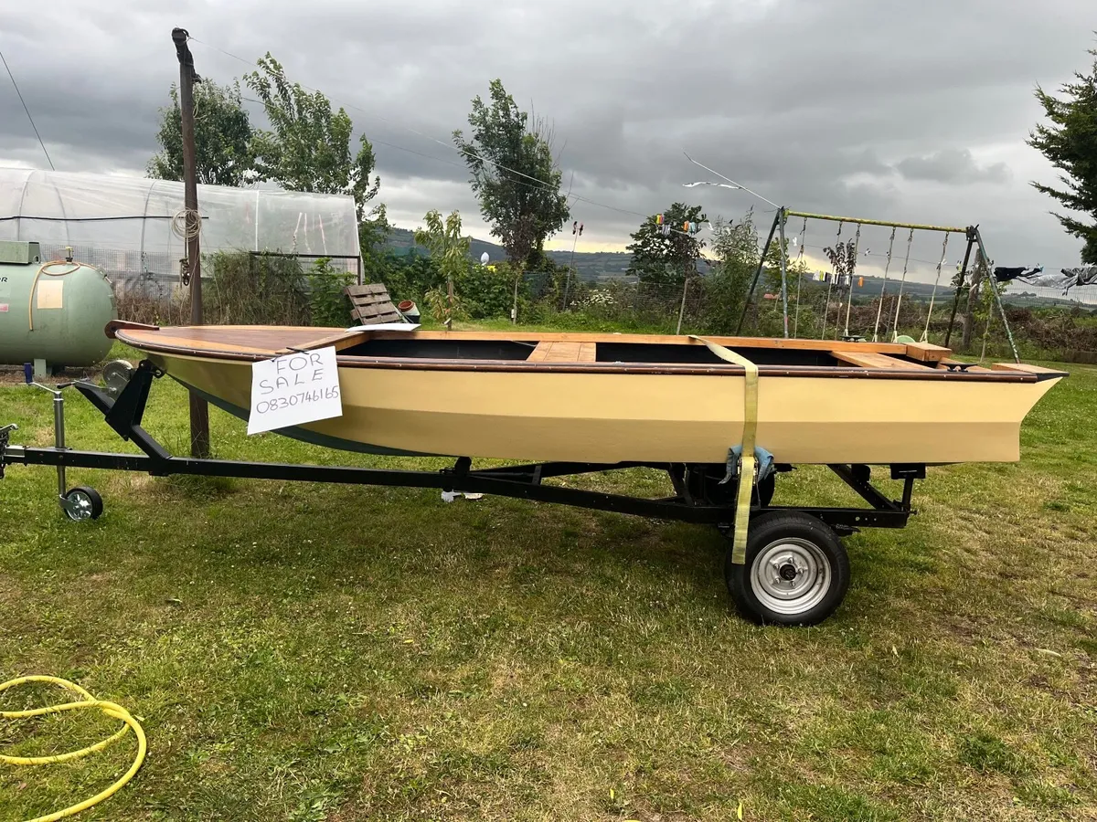 Fishing boat - Image 1