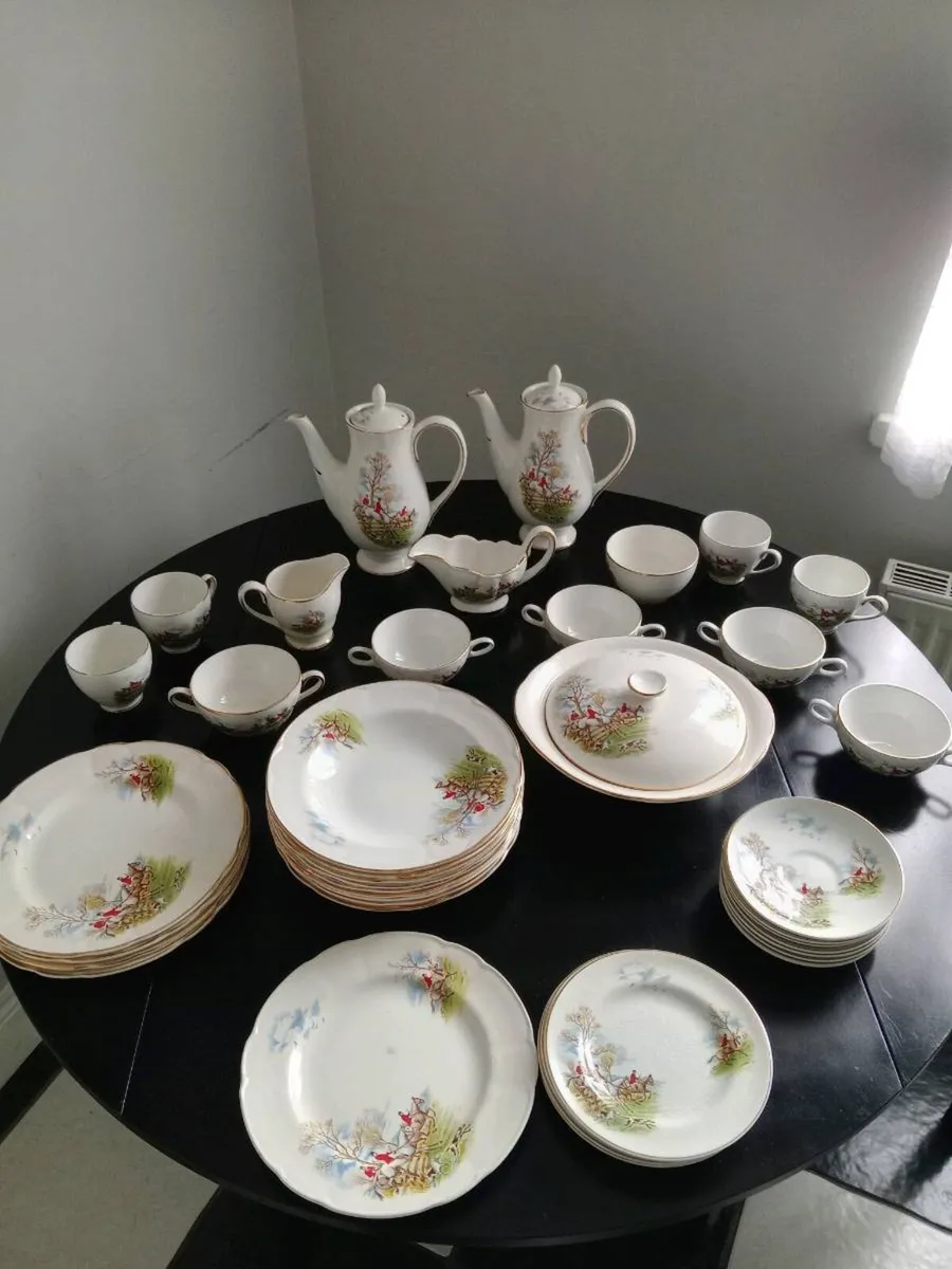 Arklow (Tally Ho pattern ) Dinner service - Image 1
