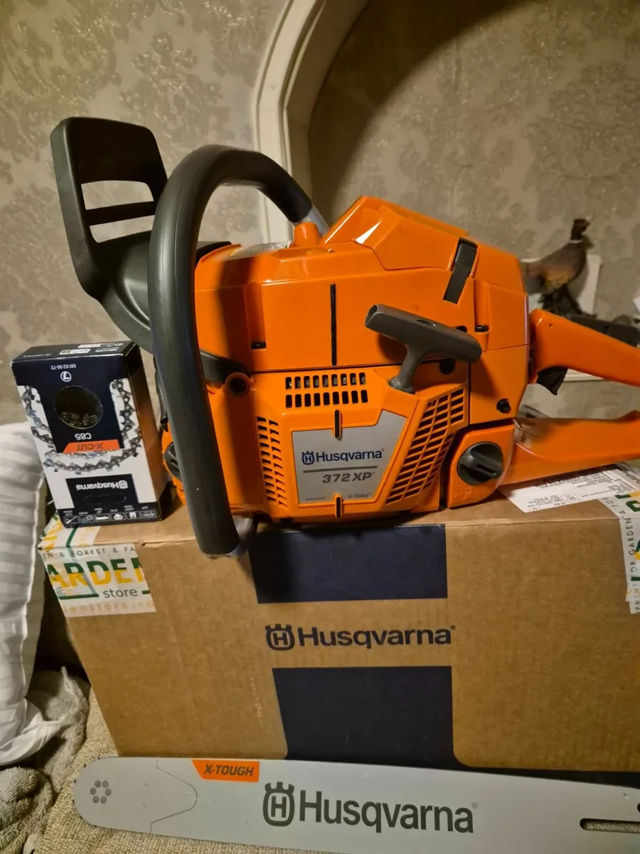 Husquvarna.  372xp xtorque chainsaw - Image 2