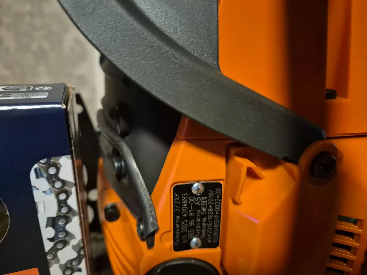 Husquvarna.  372xp xtorque chainsaw - Image 3