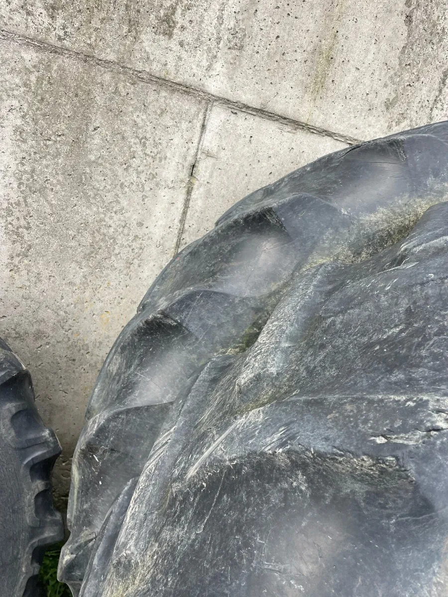 Rims and tyres to suit Ford 7810 - Image 4