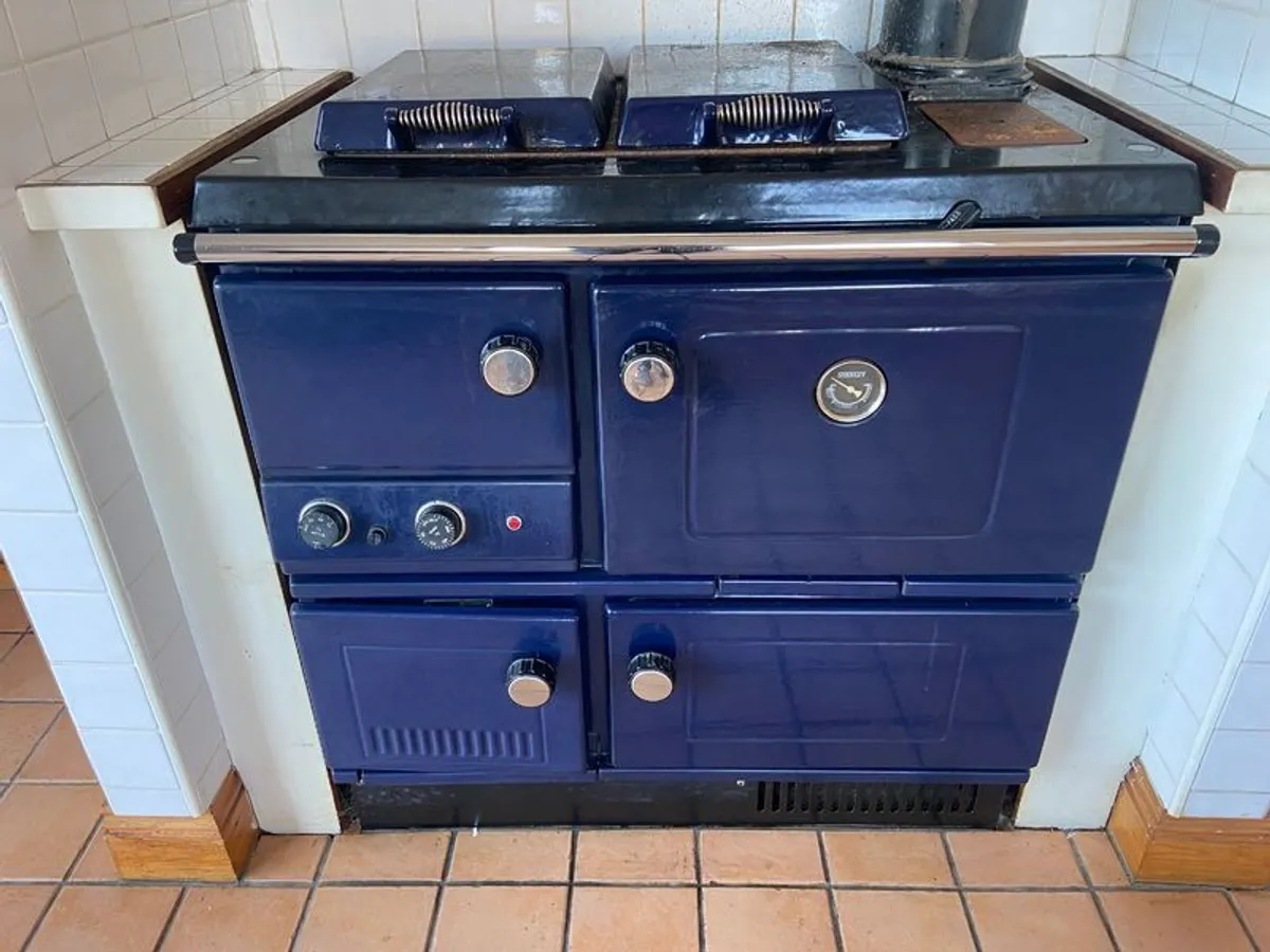 Stanley Oil Fired Range Central Heating Cooker - Image 1