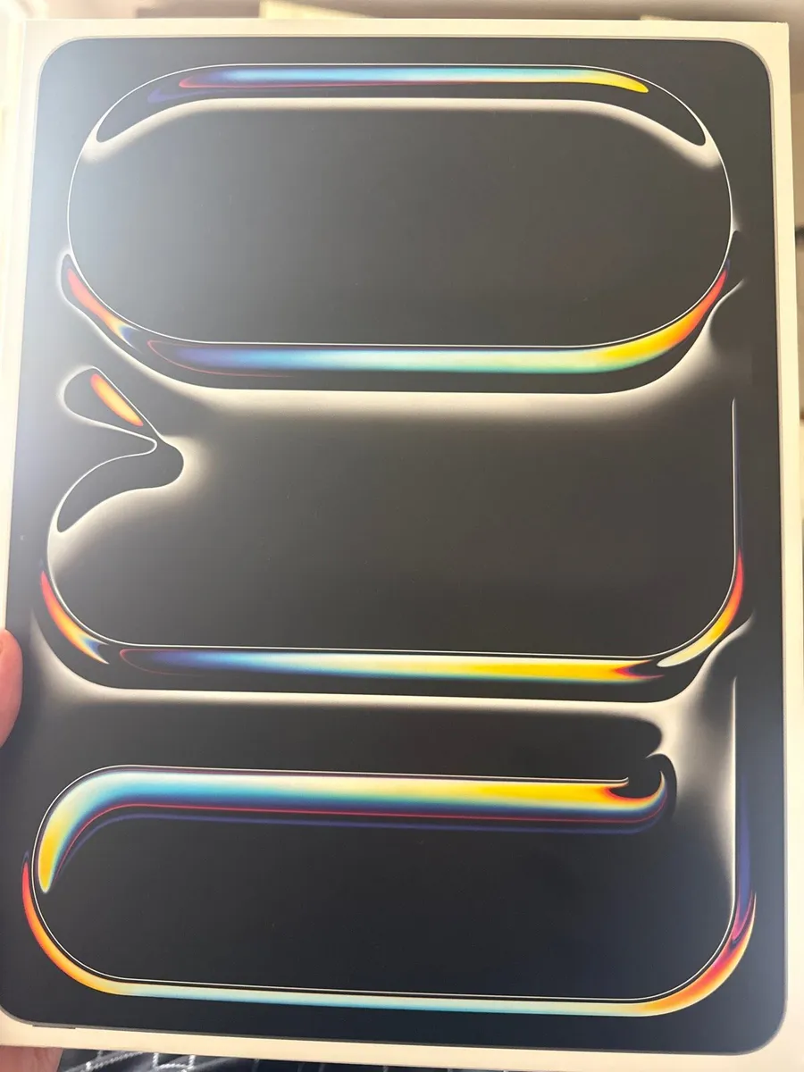 Ipad pro 13 inch M5 256GB - Image 1