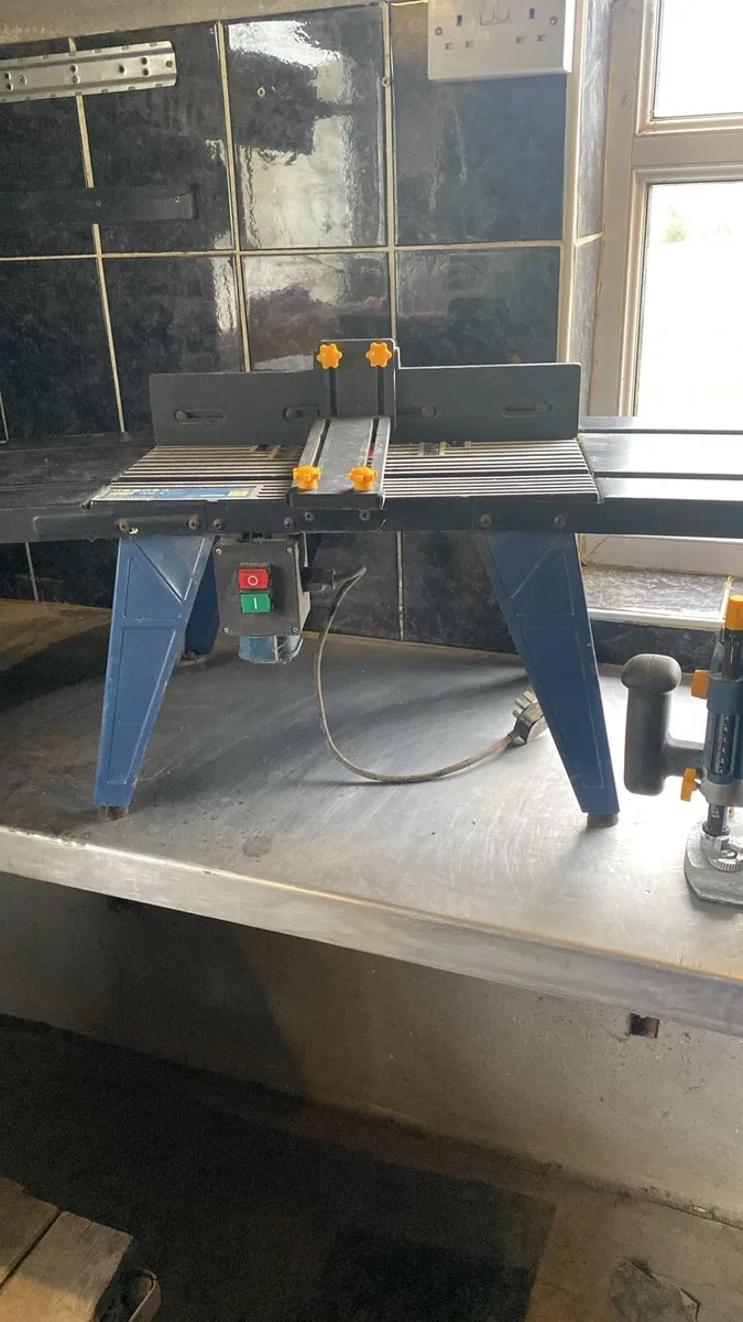 Router and router table and router bits - Image 2
