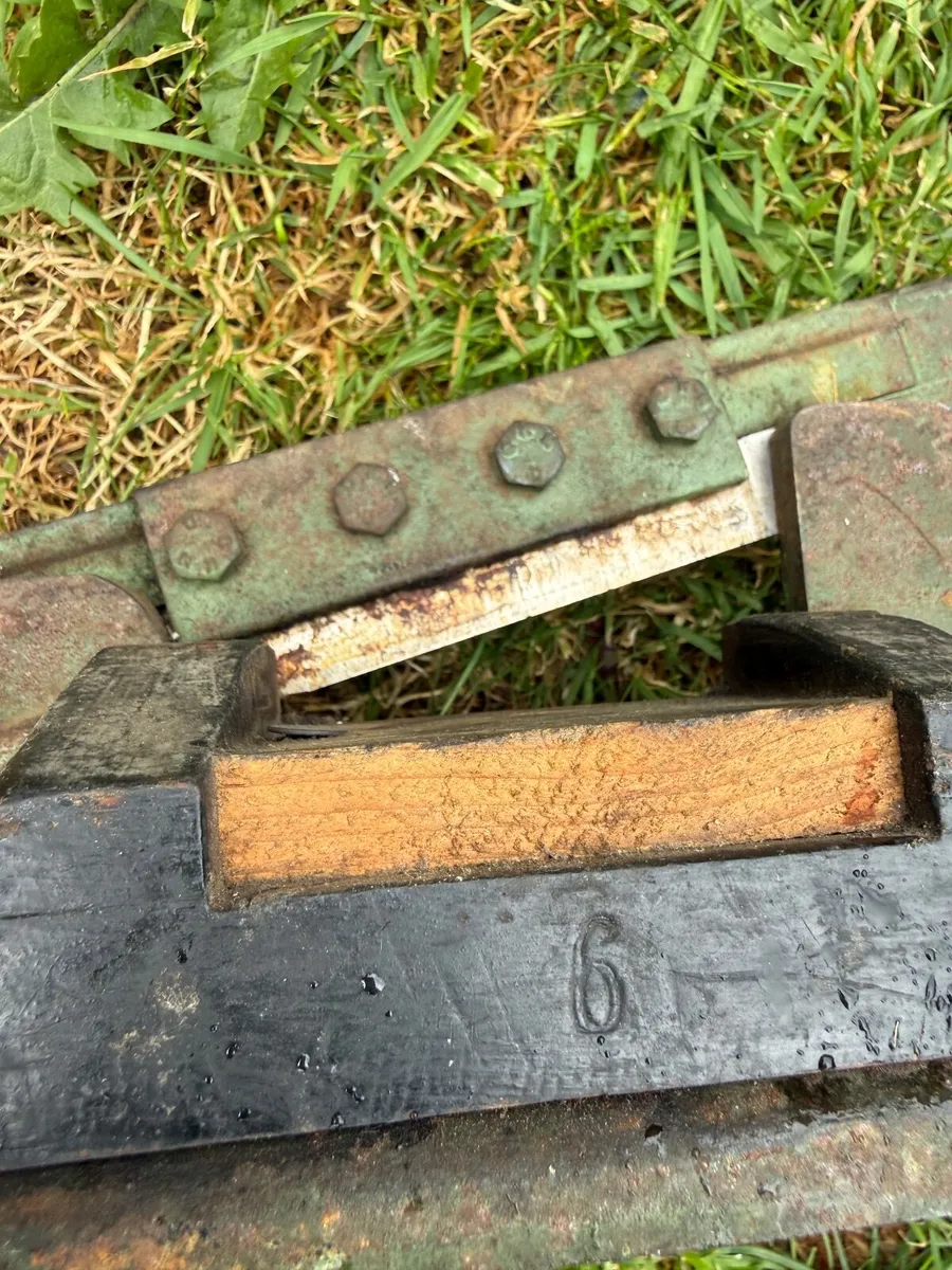 Antique cutter - Image 2