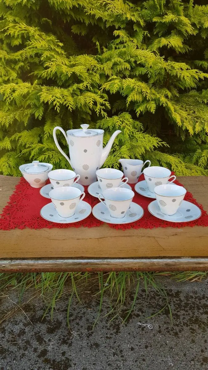 Modern china tea set - Image 1