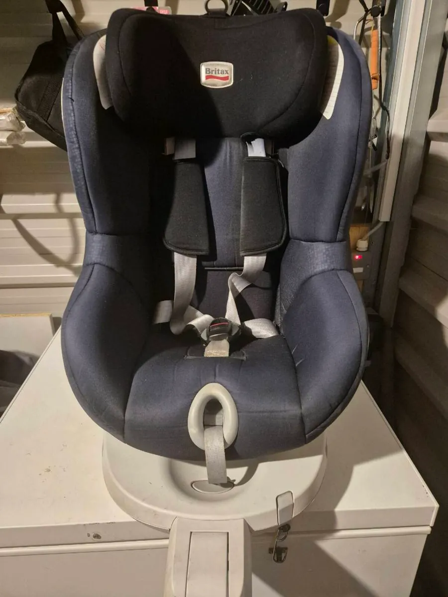 Car seats - Image 2