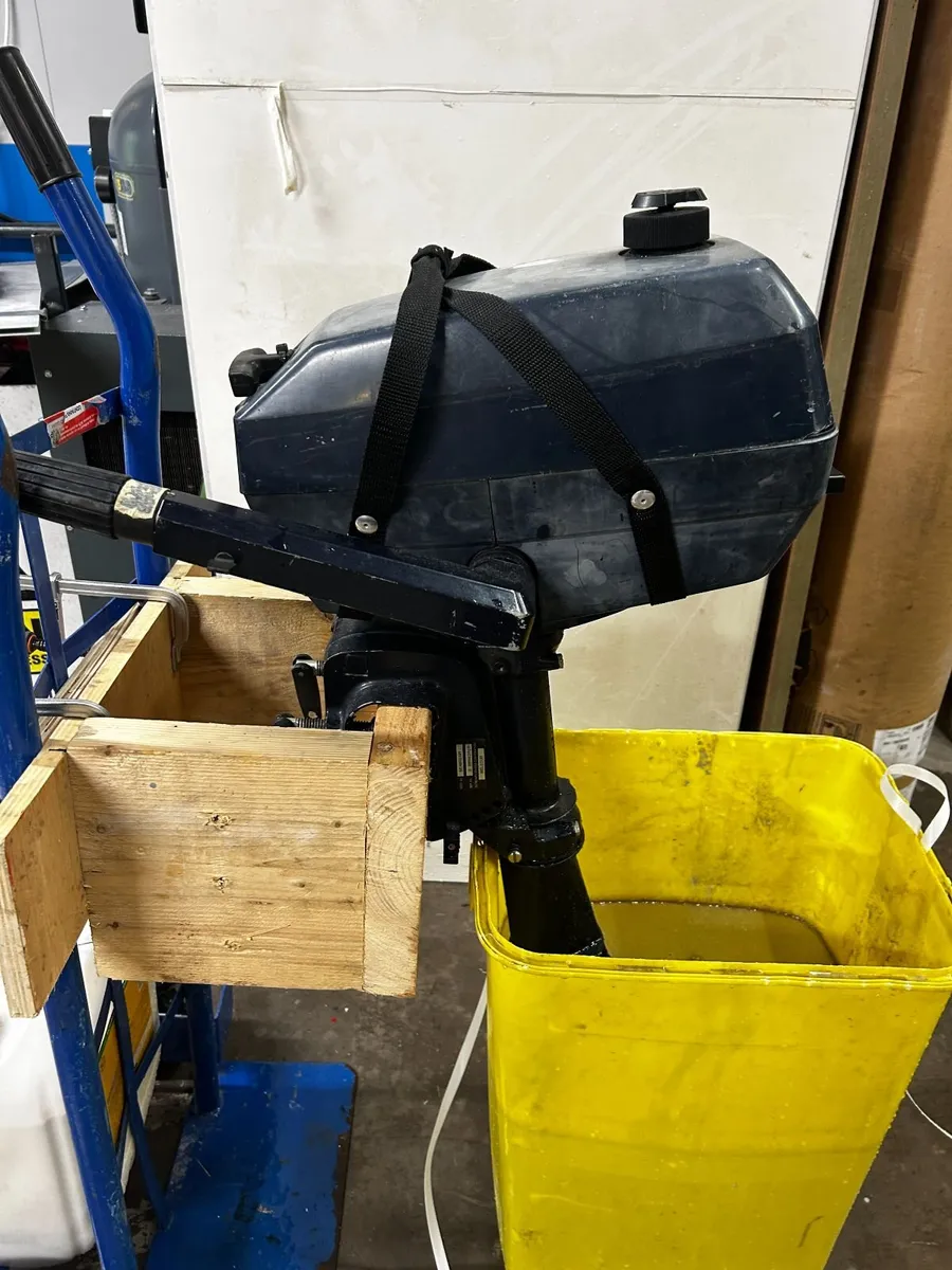 Evinrude 4hp Outboard Motor - Image 1