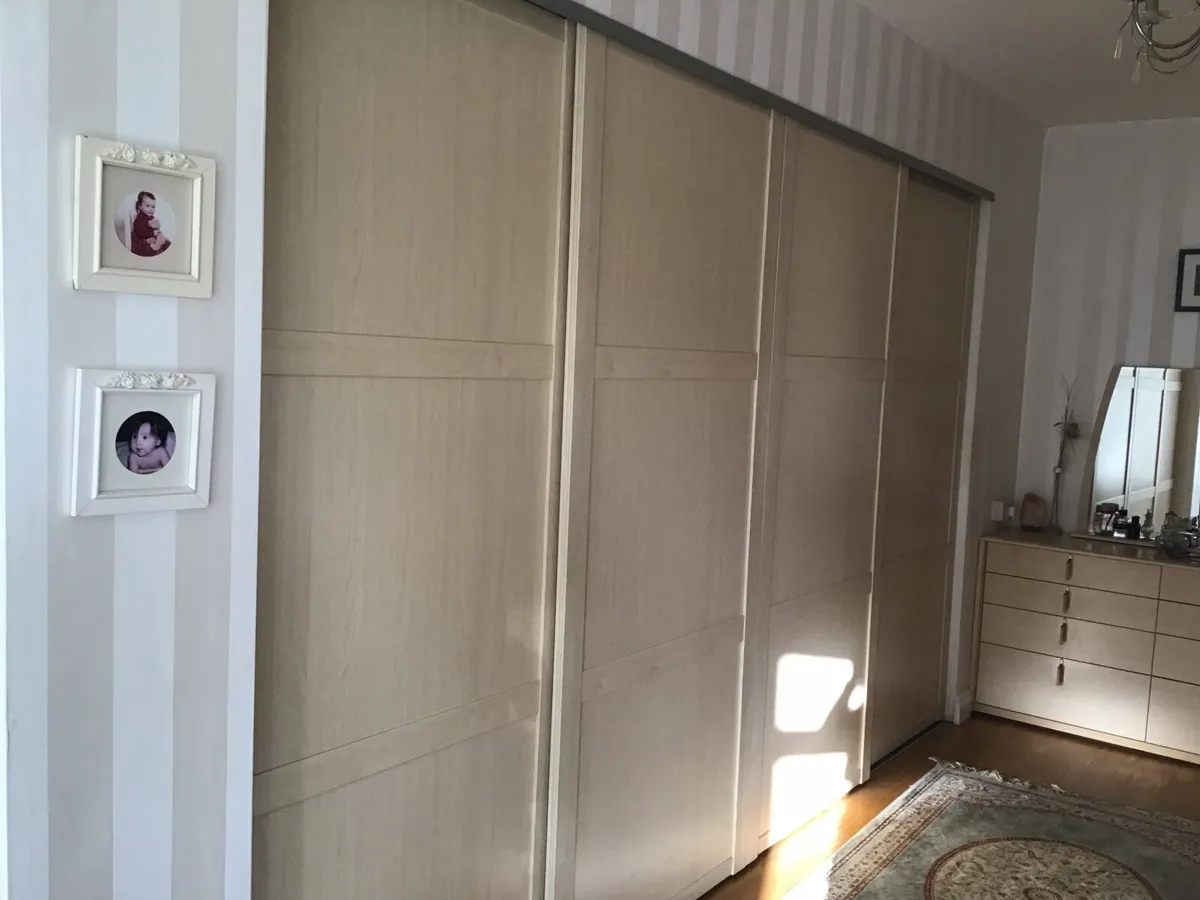 B&Q sliding wardrobe doors - Image 1
