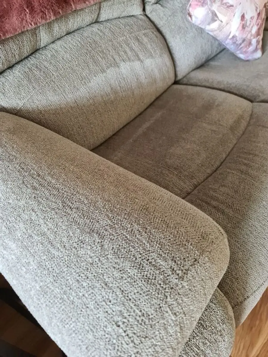 3 seater electric recliner. - Image 3