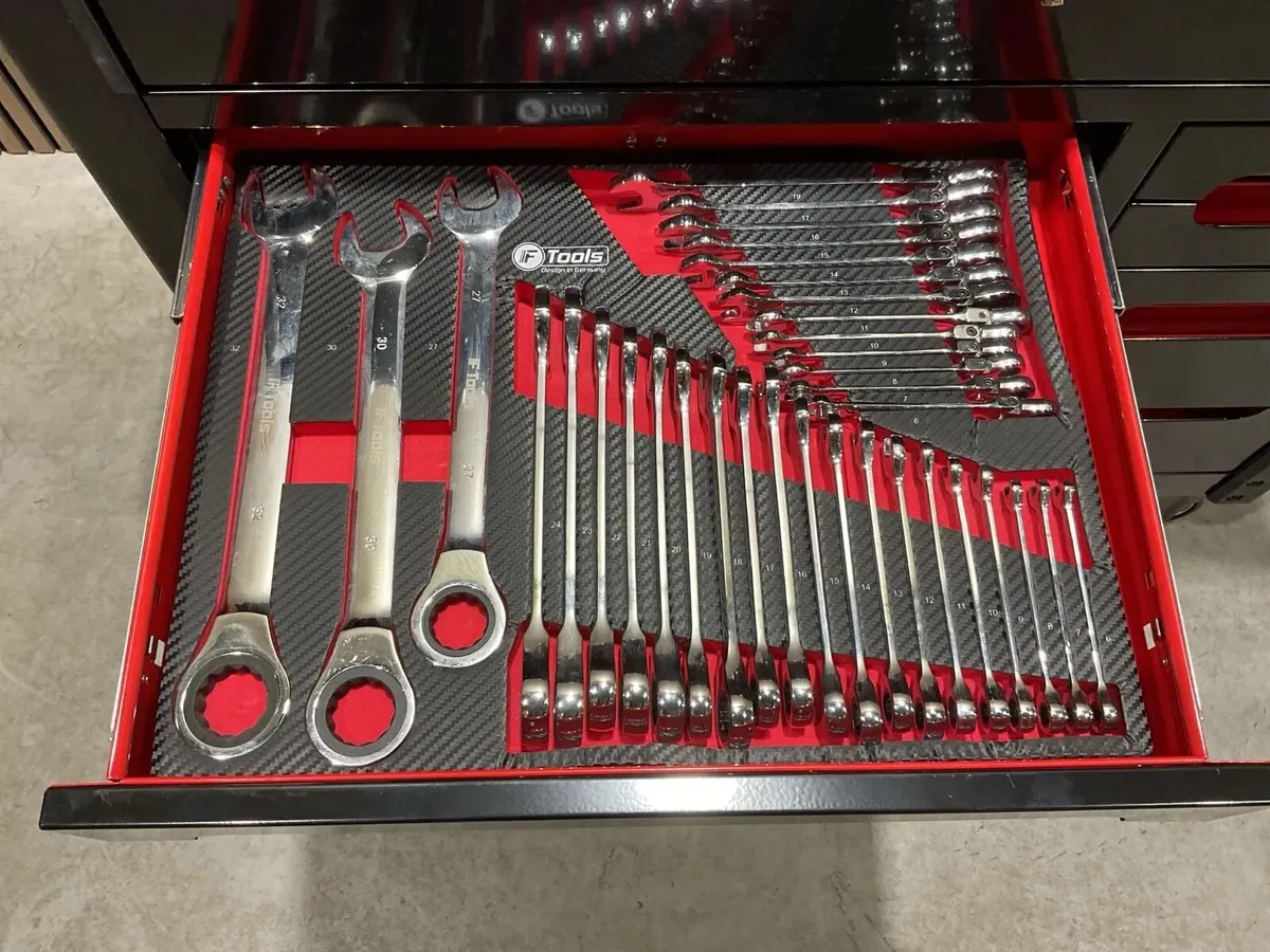 BRAND NEW 12DRAWER TOOL CHEST FULL OF TOOLS - Image 3