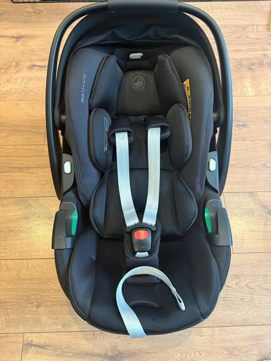 Maxi cosi pebble 360 pro 2 car seat &  isofix base - Image 3
